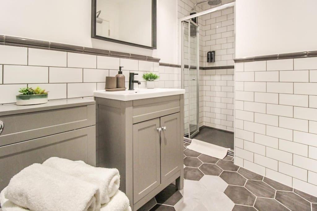 נוטינגהאם Spacious City Centre Lace Market Apartment מראה חיצוני תמונה